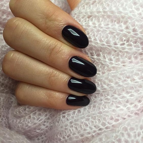 black_manicure